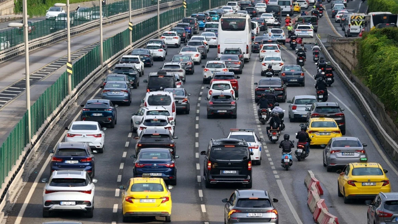 İstanbul'da sabah trafiği tüzde 60’a ulaştı: Anadolu yakası kilitlendi