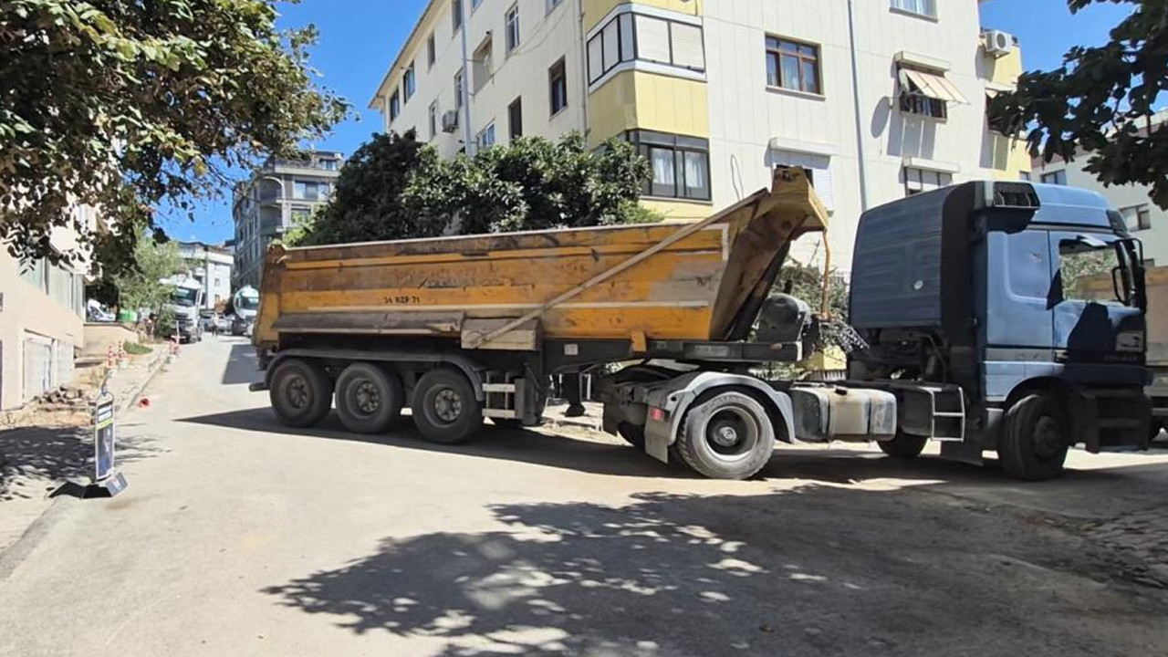 Maltepe Başakçı Sokak'ta inşaat çalışması trafiği felç etti