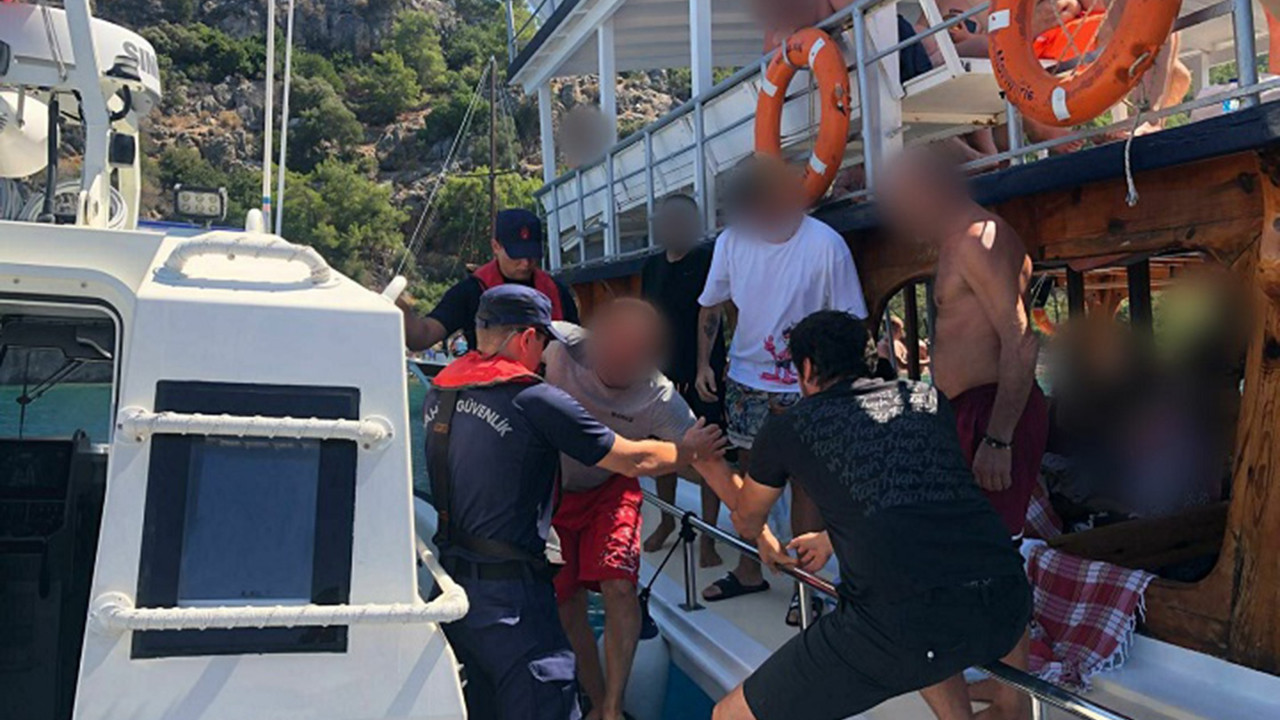 Marmaris’te gezi teknelerinde peş peşe yardım çağrısı: 2 kişi tahliye edildi