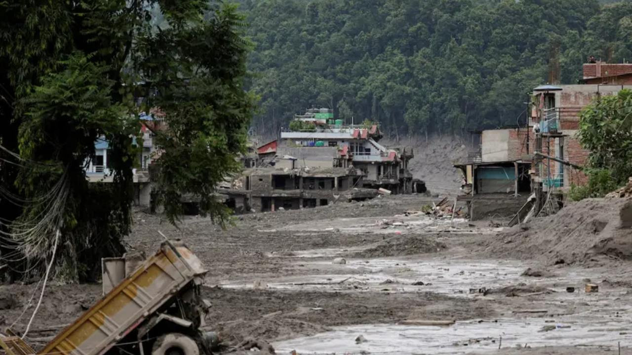 Nepal’de sel felaketi büyüyor: Ölü sayısı 1200’ü aştı, 4 binden fazla kişi kayıp
