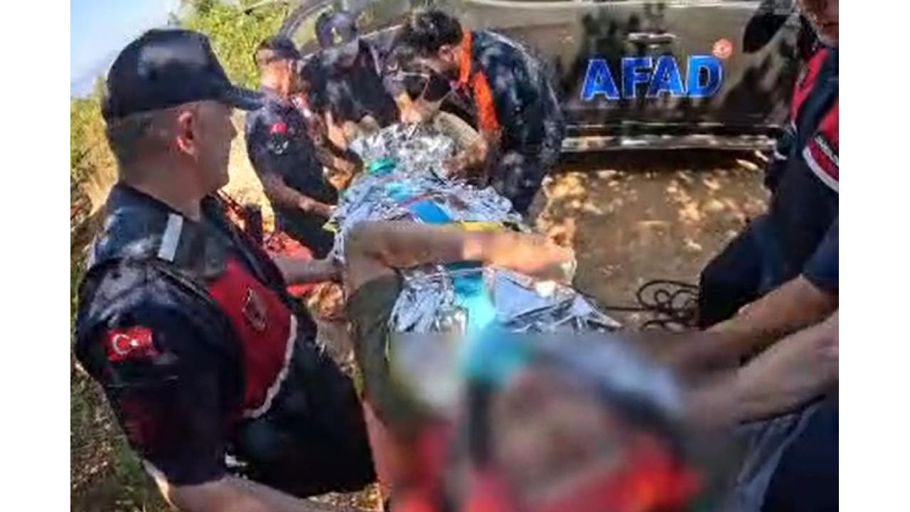 Yalova’da 7 metrelik çukura düşen 76 yaşındaki kişi halatla kurtarıldı