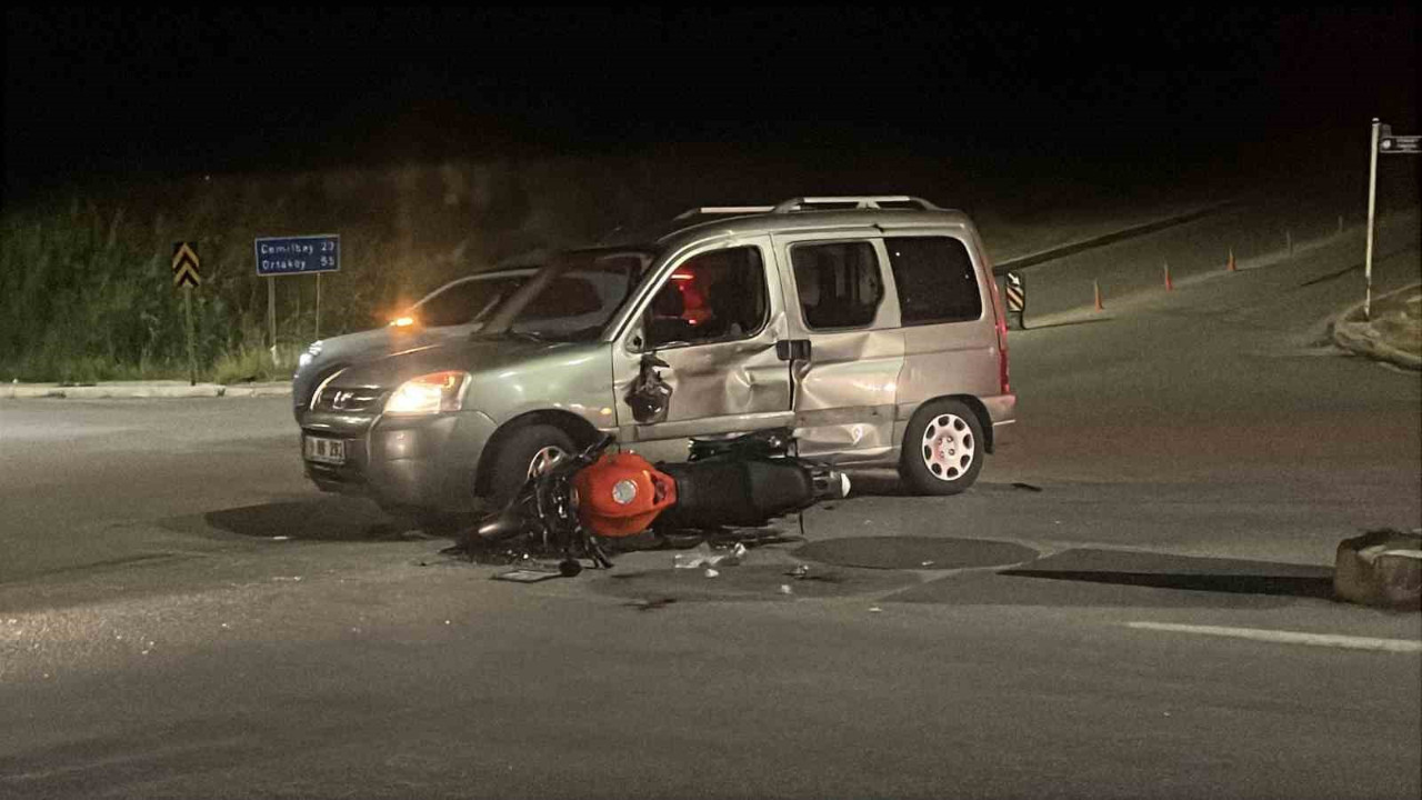 Çorum’da motosiklet ile otomobil çarpıştı: 3 yaralı