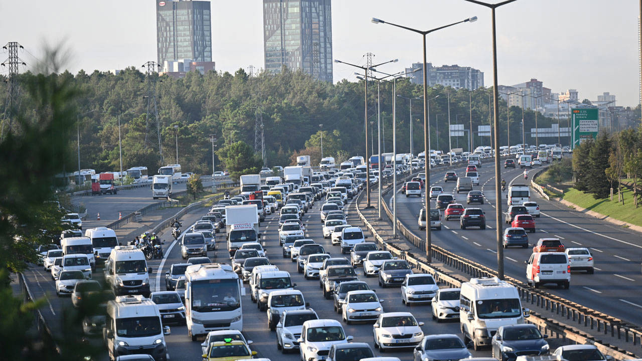İstanbul'da trafik var mı? 4 Eylül Cuma hangi ilçelerde trafik var, hangi yollar kapalı?