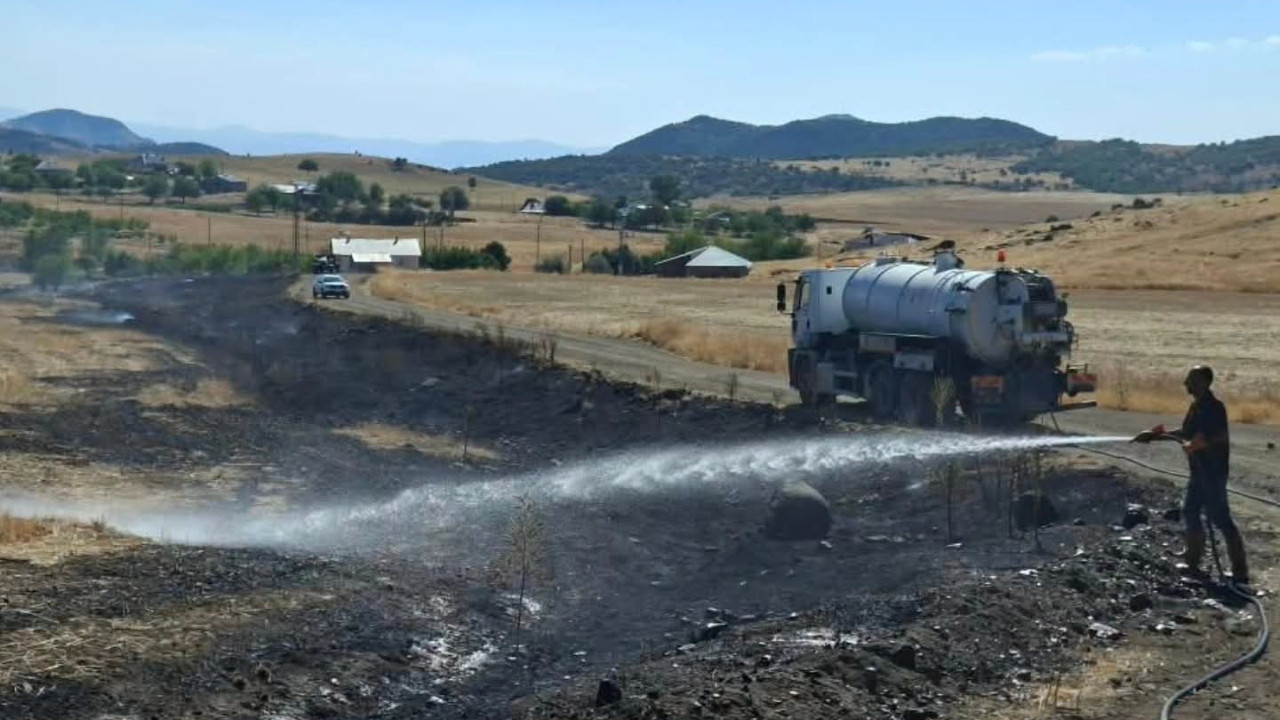 Tunceli’de kuru otlar alev aldı: Köylüler ve ekipler seferber oldu