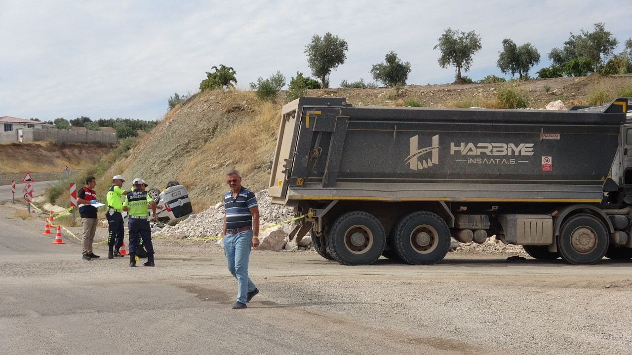 Kilis’te iki araç çarpıştı: 3 ağır yaralı