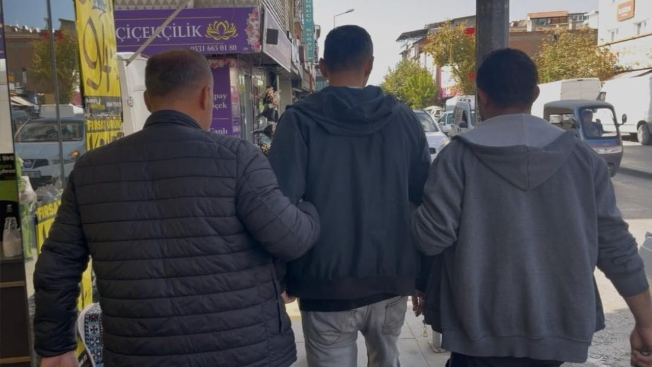 37 yıl hapis cezasıyla aranıyordu: Polisten kaçamadı