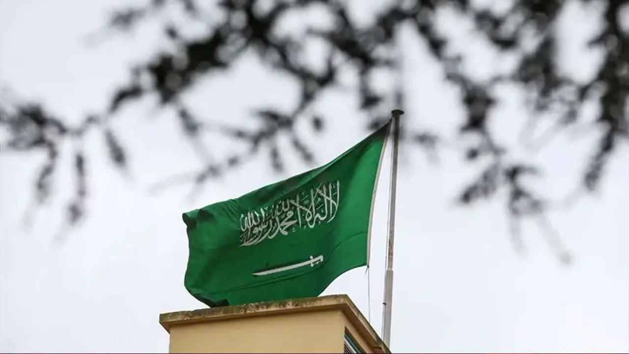 Suudi Arabistan'ın başkenti Riyad'daki havalimanının yeniden saldırıya uğradığı bildirildi