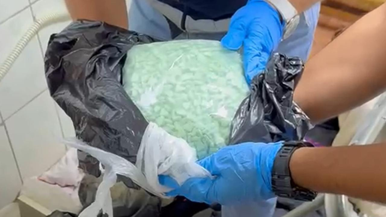 Mersin'de fırına uyuşturucu baskını: Dolabın çekmecesinden 4 bin 800 hap çıktı