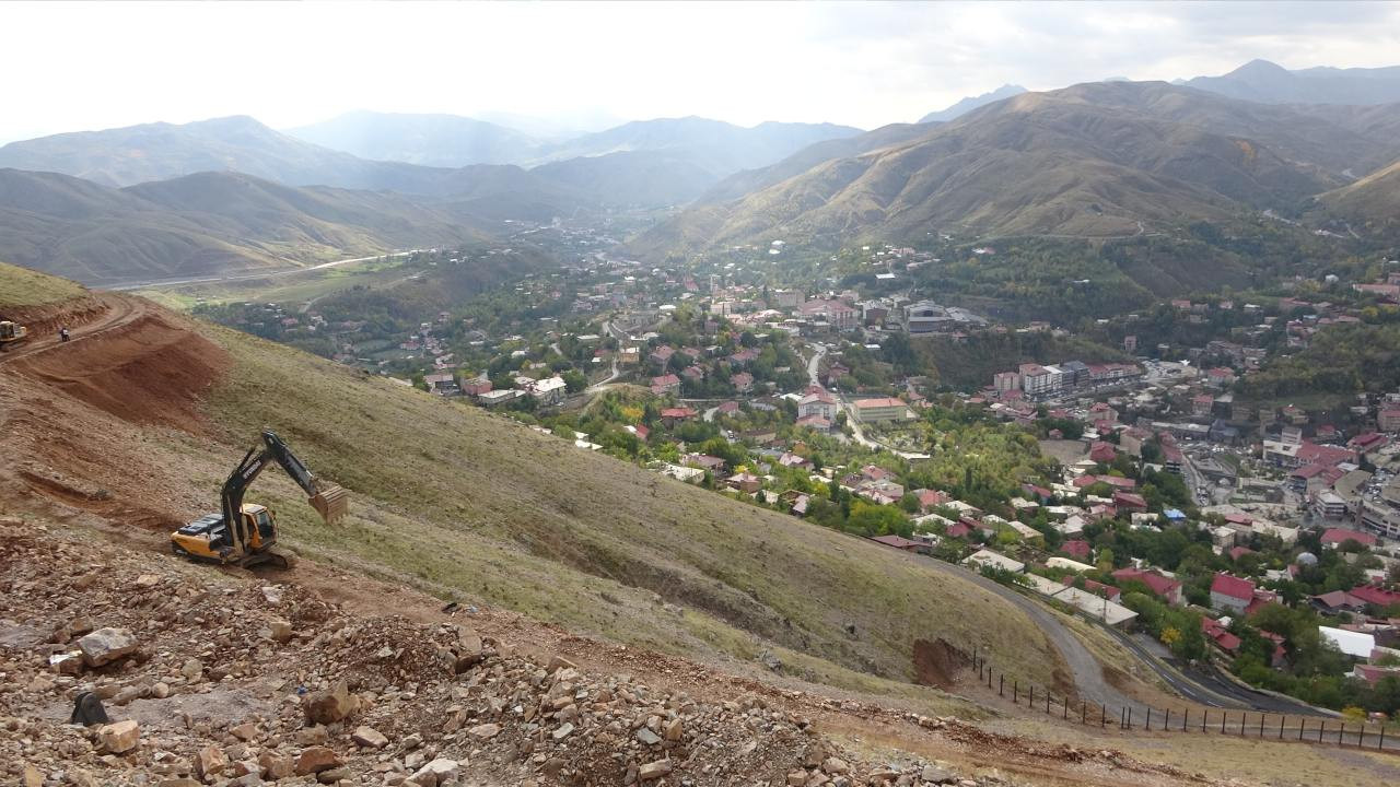 Bitlis'te çığ tehlikesine karşı 1270 metrelik kar perdesi yapılacak