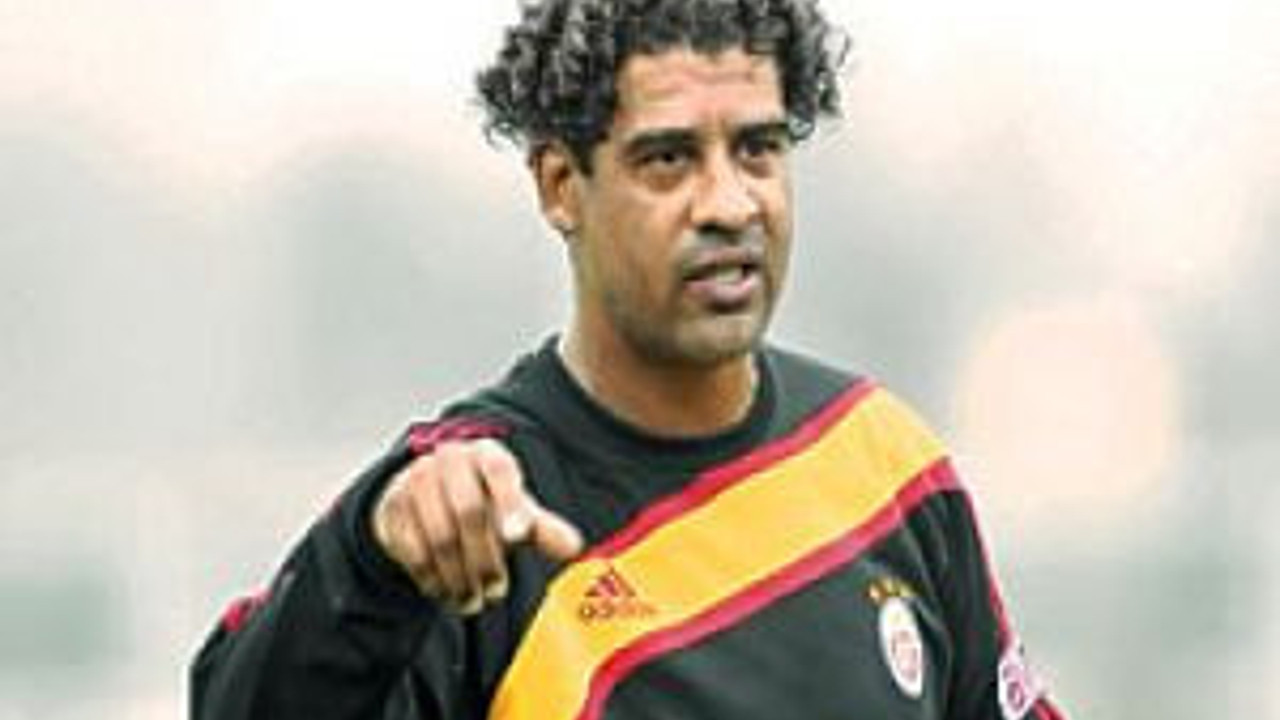 Rijkaard sıkıntılı