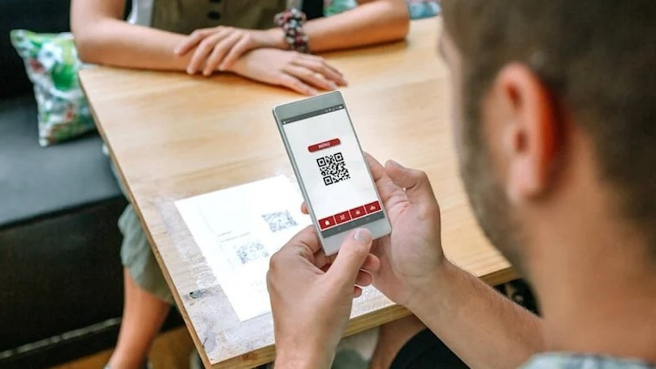 Artık her restoran bunu yapıyor ama QR kodla menü okutmak tehlikeli