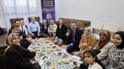 Işıkhan iftara Erdoğan panosu ile gitmişti: Pano Ramazan boyunca tüm ziyaretlerde olacak
