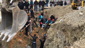 İşçi göçük altında kaldı: Elazığ’da mucize kurtuluş