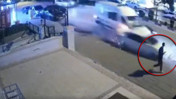 Ambulans çarpınca her şey bir anda oldu: Yaya ölüm ile burun buruna kaldı