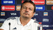 Ergin Ataman o sorudan sonra sinirlenip toplantıyı terk etti