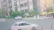 Beylikdüzü’nde feci kaza kamerada: 2’si ağır 6 kişi yaralandı