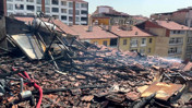 Elazığ’da apartman çatısında yangın: 1 kişi dumandan etkilendi