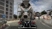 Erzurum'da harç dökerek ilerleyen beton mikserinin sürücüsüne ceza