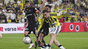 Kerem Aktürkoğlu korkuttu: Sahayı sedyeyle terk etti