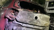 Fatih'te seyir halindeki otomobil alev alev yandı