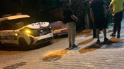 'Dur' ihtarına uymadılar: Kovalamaca kazayla bitti: 1 polis memuru yaralı