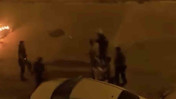Sokak ortasında motosikletini ateşe verdi
