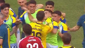 Final maçında ortalık karıştı: Muslera rakibinin boğazına daldı