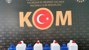Polis adrese baskın yaptı: Bidonlardan 30 litre kaçak alkol çıktı