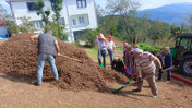 Karadeniz’de ‘imece’ geleneği sürüyor: Fındık işçileri patoz mesaisinde bir arada