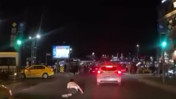 Fatih'te otomobil yayaya çarptı: Sürücü olay yerinden kaçtı