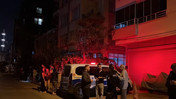 3 katlı binanın zemini çöktü: 40 kişi apar topar tahliye edildi