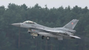 Polonya'da F-16 filosunda pilot açığı olduğu açıklandı