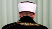 Çorum’da imam müezzinin kulağını ısırdı