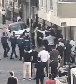Davul zurna sesi yerini çığlıklara bıraktı: Gelin alırken ortalık savaş alanına döndü - Resim: 1