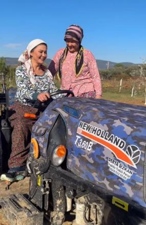 Şehir hayatını silip attı: Pancar tarlasından ağaç tepesine... Nurgül Yeşilçay adeta yılların köylüsü - Resim: 10