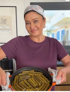 Şehir hayatını silip attı: Pancar tarlasından ağaç tepesine... Nurgül Yeşilçay adeta yılların köylüsü - Resim: 5