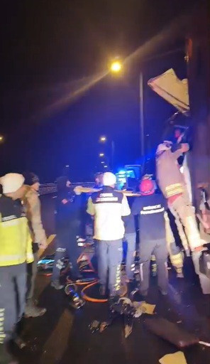 Bolu Dağı T&uuml;neli &ccedil;ıkışında kaza... Baba &ouml;ld&uuml;, oğlu yaralandı - Resim : 2