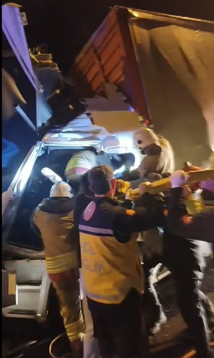 Bolu Dağı T&uuml;neli &ccedil;ıkışında kaza... Baba &ouml;ld&uuml;, oğlu yaralandı - Resim : 3