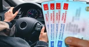 Ehliyet sahipleri dikkat: Arkasını kontrol etmeyen yandı: Tam 4.700 TL cezası var - Resim: 3