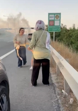Son model elektrikli garantili araç 12 dakikada kule döndü: Saniye farkıyla ölümdün döndüler - Resim : 3