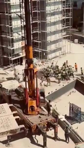 Şantiyede dehşet anları: İşçi grupları birbirine girdi: Yaralılar Var - Resim : 2