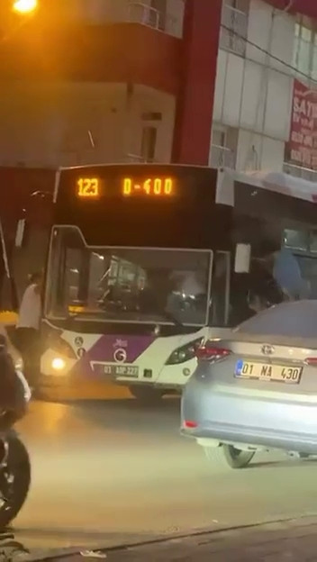 Adana’da 10 kişilik maganda otobüs şoförünü hastanelik etti - Resim : 1
