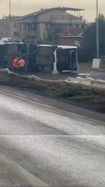 İstanbul'da havalimanı servisi yan yola uçtu: Çok sayıda yaralı var - Resim: 8