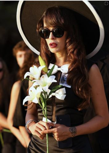 Selin Şekerci Ati242 hakkında ne dedi? Sosyal medyada iki saatlik takip krizi - Resim : 1