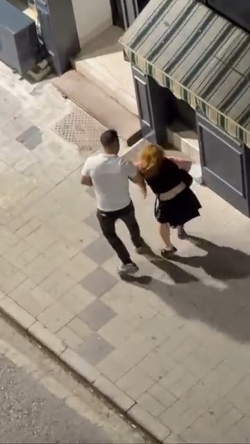 Kadını sürükleyerek götürmek istedi: Yer: İstanbul: ‘İmdat’ çığlıkları sokaklarda yankılandı - Resim : 2