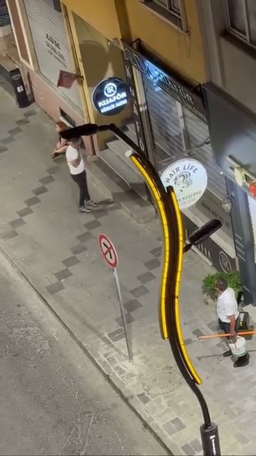 Kadını sürükleyerek götürmek istedi: Yer: İstanbul: ‘İmdat’ çığlıkları sokaklarda yankılandı - Resim : 3