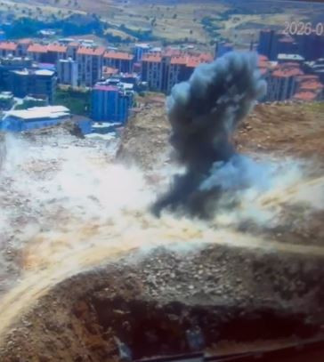 Kepçenin ucunda ecel ile karşı karşıya geldi: Şırnak’ta Roketatar mühimmatı alarmı - Resim : 1