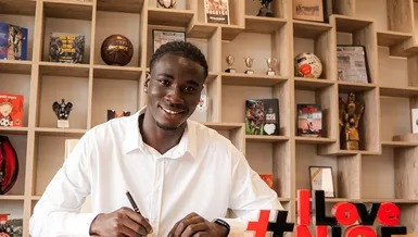 Fenerbahçe’nin yeni transferi Kojo Peprah Oppong İstanbul’da - Resim : 1