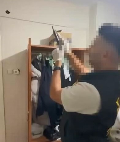 Zehir tacirine bir taşla iki darbe: Fatih'te evi imalathaneye çevirmiş: Tam 31 kilo kokain - Resim : 3