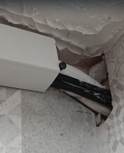 Kadın üye fark etti, polis çağrıldı. Duşta kamera ortalığı karıştırdı - Resim : 2